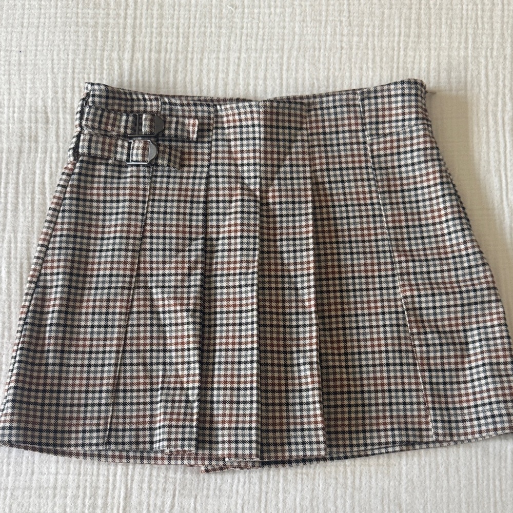 Zara Girls Plaid Mini Skort with Buckle Detail. Like new.
